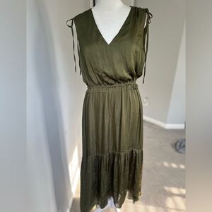 BANANA REPUBLIC BEAUTIFUL olive green SS dress
